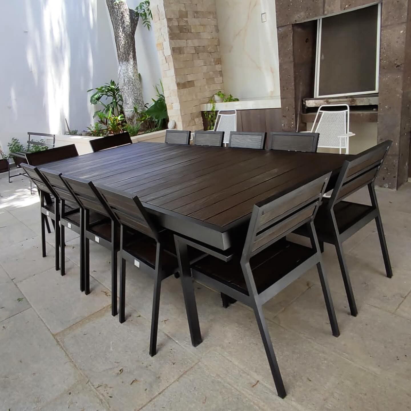 Conjunto de bancas y mesa